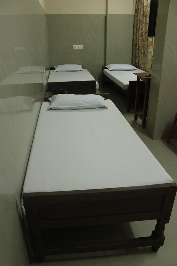 Hotel Sukhvas Thiruvananthapuram ภายนอก รูปภาพ