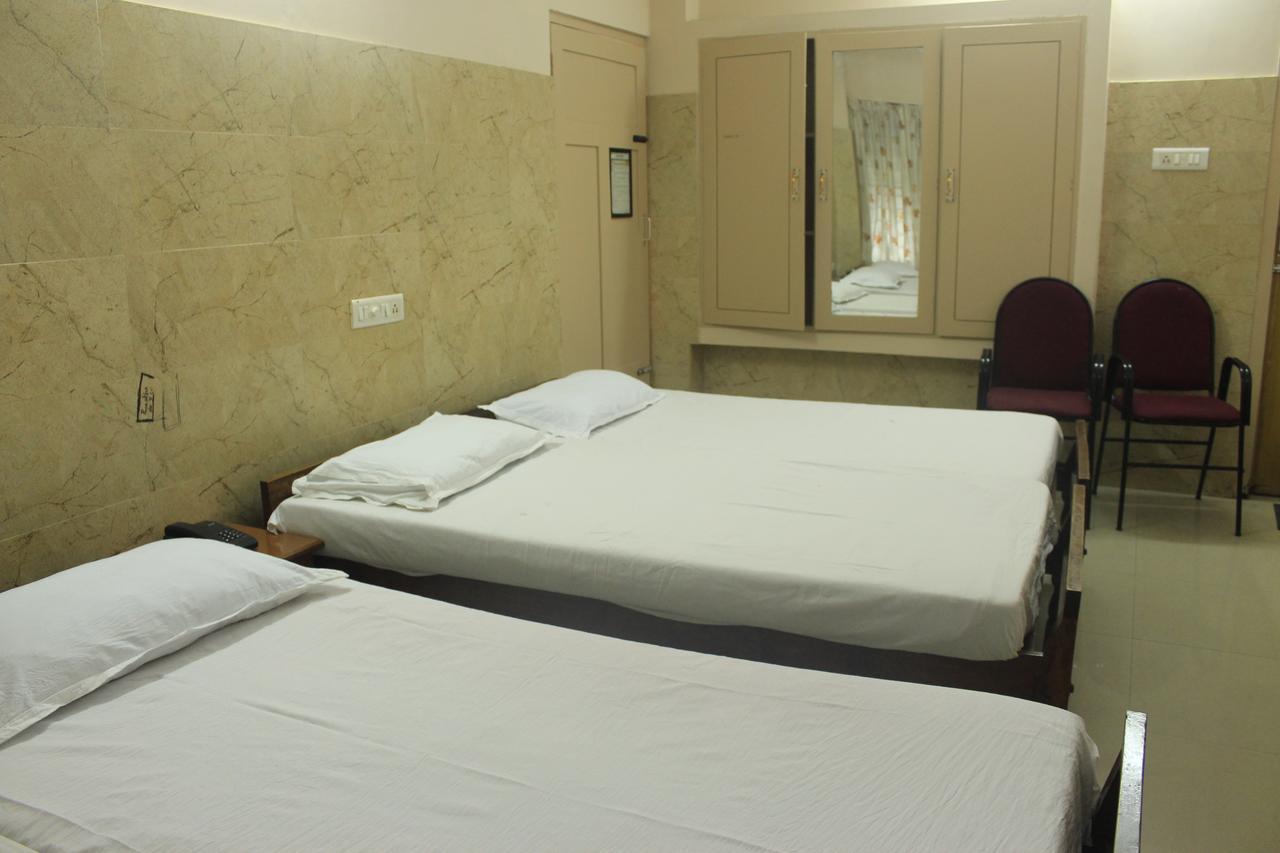 Hotel Sukhvas Thiruvananthapuram ภายนอก รูปภาพ