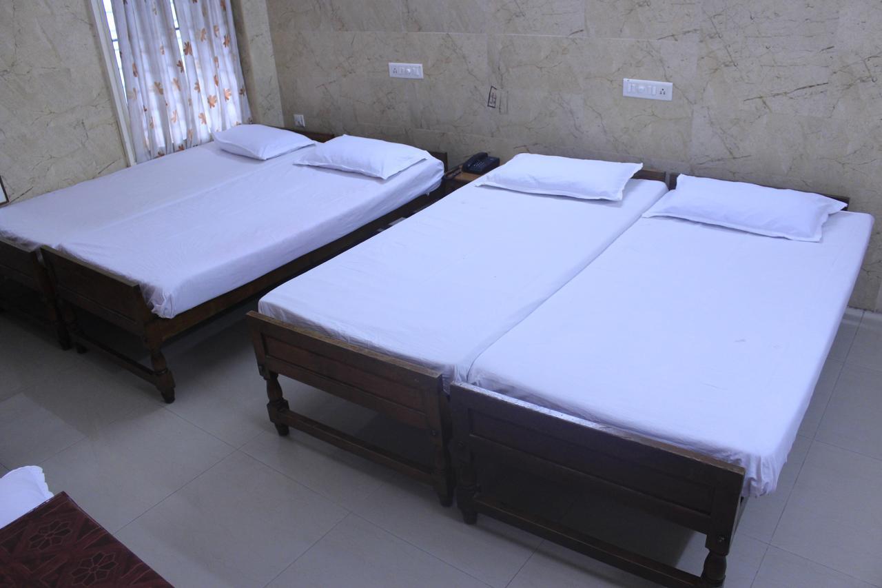 Hotel Sukhvas Thiruvananthapuram ภายนอก รูปภาพ