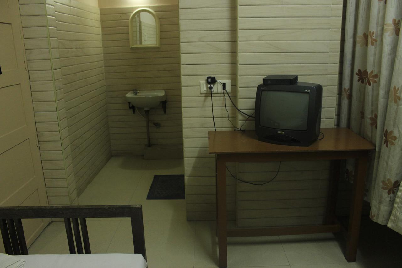 Hotel Sukhvas Thiruvananthapuram ภายนอก รูปภาพ